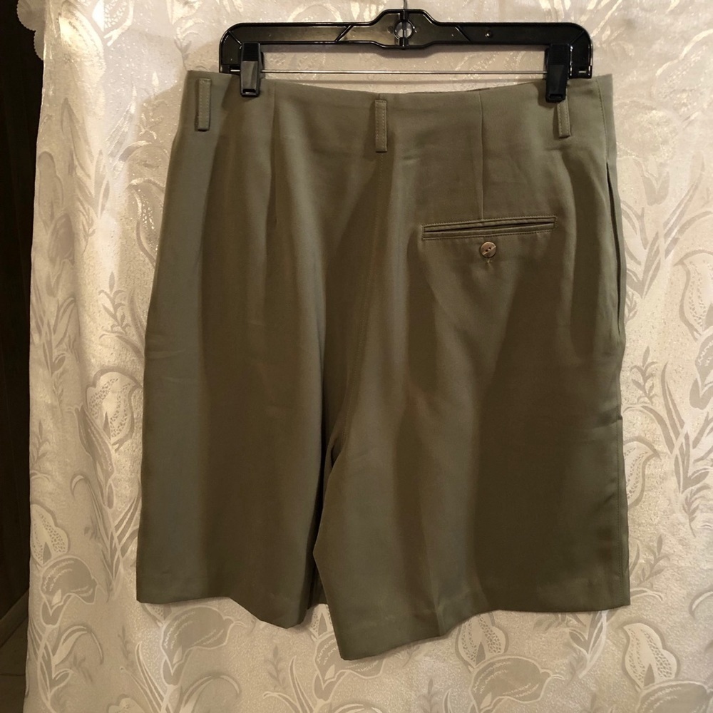 Haley Olive Green Pleated Shorts Size 16 - Picture 2 of 5